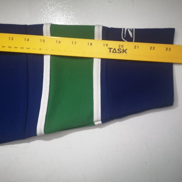 Reebok Youth's Size L/XL Vancouver Canucks NHL V-neck Jersey - Picture 11 of 12